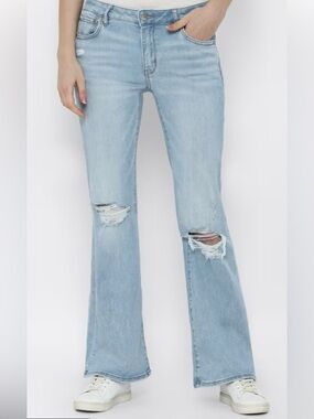 American Eagle Light Wash Distressed Low Rise Flare Jeans 8 Reg